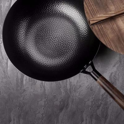 China Stocked High Quality Chinese Cookware 30cm Nonstick Handle Hammered Flat Bottom Wok Pan Without Lids for sale