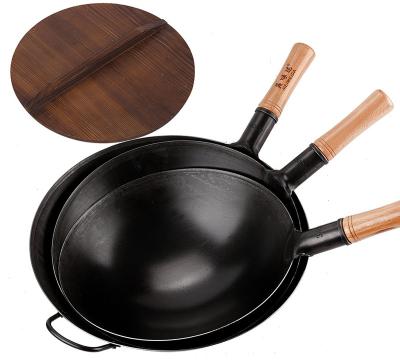 China Sustainable Traditional Chinese Carbon Steel Wok Pan With Unsound Wooden Lid Anti-rust Gluing And Without Any Coating for sale