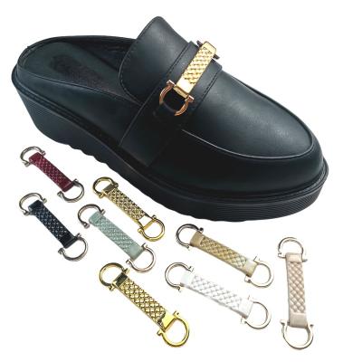 China Plastic alloy Shoe Lace Hook Black 2022 High Quality Customized Shoe Chain plastic Metal Shoe Ornament , Decorative Shoe Buckles, for sale