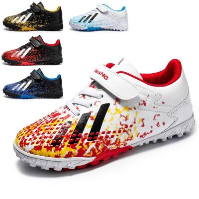 China Young Rubber Teenager Training Grass Futsal Sneakers Ankle Support Soccer Shoe Kids Football Athletic Shoes for sale