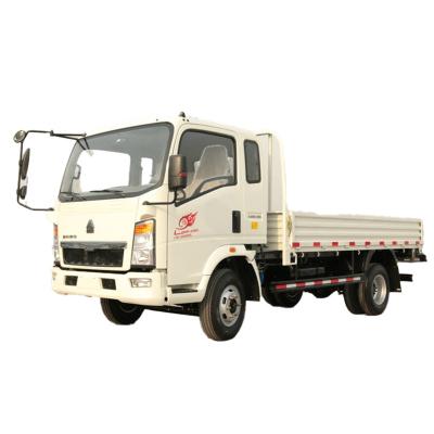 China sinotruck used double cabin diesel mini 4*2 light cargo truck general boxes fence 8 tons two axles lorry truck 6995*2150*2450mm for sale