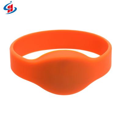 China Factory Price 13.56mhz RFID Wristband Wristband Programmable Waterproof/Waterproof NFC Passive Wristband For ID Access Control for sale