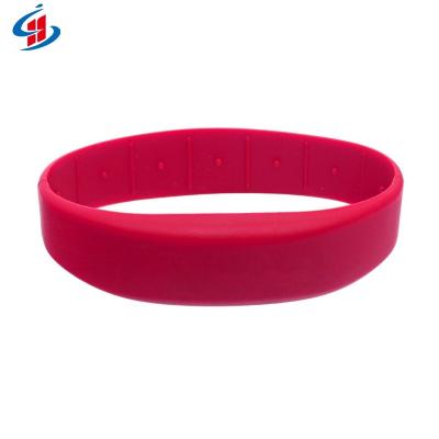 China RFID Gym Wristband Silicone Wristband Key Waterproof/Waterproof Customized Wristbands Waterproof NFC Silicone Wristband for sale