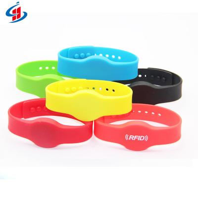 China Waterproof / NFC 13.56Mhz Waterproof Adjustable Wristband RFID Wristband Waterproof Double Sided Smart Wristband for sale