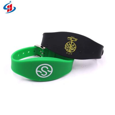 China Factory Price Waterproof / Waterproof Customized Payment Waterproof RFID Wristband Adjustable NFC Silicone Wristband for sale