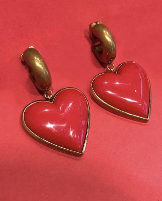 China FASHIONABLE Retro Personality Old Exaggerated Peach Red Heart Niche Love Shaped Earrings for sale