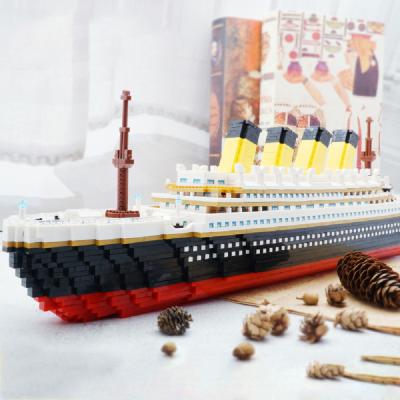 China Construction Toy Direct Selling 3800pcs Christmas Present Educational Toys Boat Ship Micro Bricks Juguetes Gifts Titanic Mini Building Blocks for sale