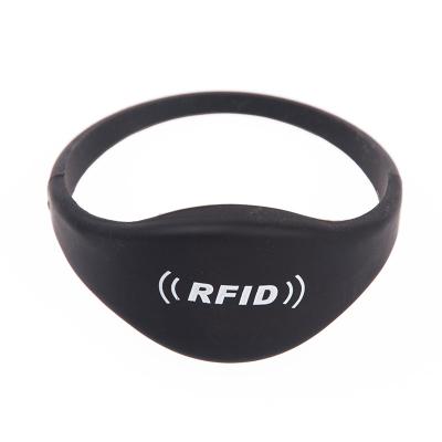 China Waterproof / Silicone 13.56MHz Festival NFC Wristband RFID Celebration Party Wristband Business Promotion Access Control Waterproof Wristband for sale