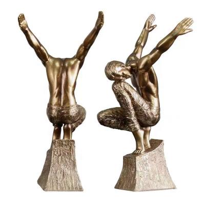 China Art Deco Home Decoration Sport Shape Desk Ornaments Gymnastic Figure Gold Resin Sculpture for sale