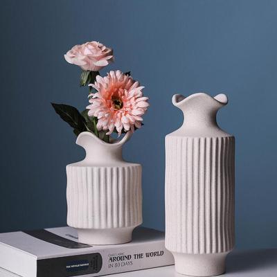 China Modern Home Decor Art Decoration Ornament Flower Vase Ceramic Vase for sale