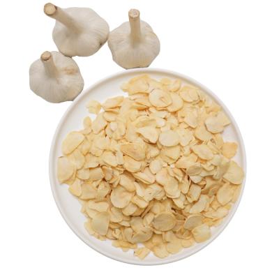 China Dried dehydrated garlic flakes for sale