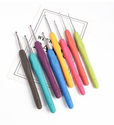 China Hand Knitting Tools Colorful Silicone Accessories TPR Handle Knitting Soft Crochet Hook Set For Knitting Needles for sale