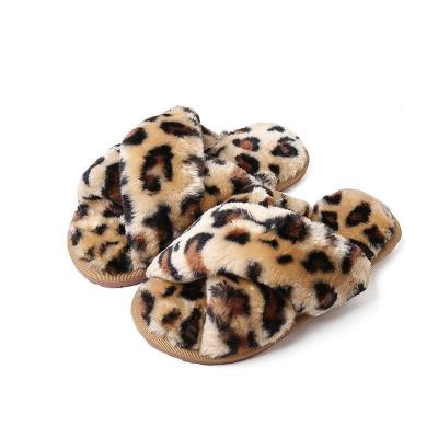 China Women's Indoor Or Outdoor Plush Cross Stripe Women's Fashion Trend Soft Fleece Bedroom Fur Slippers for sale