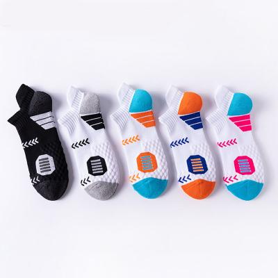 China New Breathable High Quality Men's Professional Short Tube Sports Booties Fitness Running Outdoor Basketball Sports Socks for sale