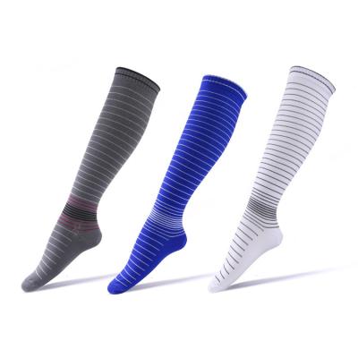 China New Breathable Striped Compression Socks Best Stockings Medical Nursing Socks Basketball Golf High Tube Compression Sports Socks for sale