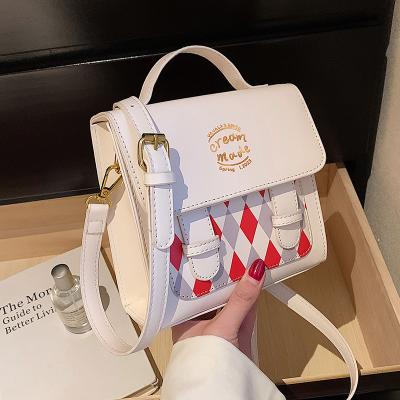 China 2022 spring summer fashionable bag for women school style quilted handbags pu leather small sling body cross shoulder bag for sale