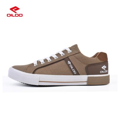 China Fashion trend QILOO fashion vulcanized casual classic canvas shoes hide white black sneakers for men for sale