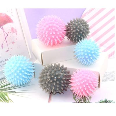 China Promotional Gift Plastic Spicky Ball Pet Toy With Sound for sale