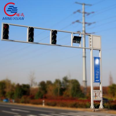 China Verkehrszeichen-Pole-Metall-Pole-Stahl Pole des heißen Bad-galvanisierter LED für Verkauf zu verkaufen