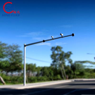 China Tapered L Shaped Galvanized Solar CCTV Pole Camera Mounting Extension Q460 en venta