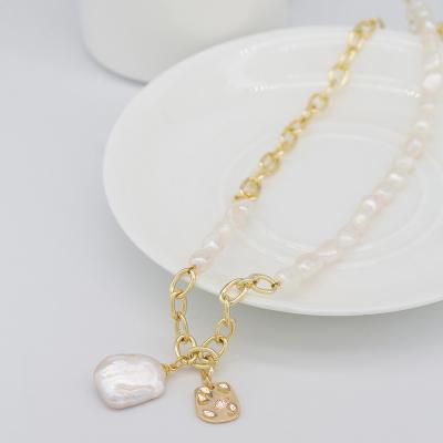 China New Design Environmentally Friendly Natural Freshwater Pearl Necklace Dangling Women's Thin Link Chain Vintage for sale