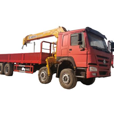 China TRUCK CRANE Sinotruck 8x4 Crane Truck Good Load Capacity Pick Up Crane Trucks For Sale for sale