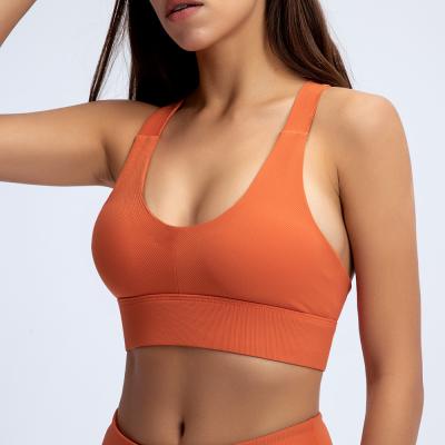 China 2021 New Arrivals Women's Clothing Yoga Set Sports Running Set 2 Pieces Breathable High Elastic Simple Seamless Fitness Workout for sale