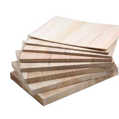 China Taekwondo sport performance showing high quality taekwondo performance paulownia wood breaking board for sale