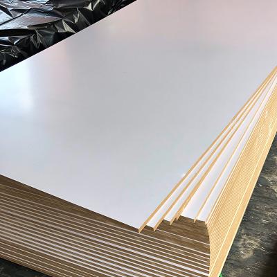 China MDF 3mm 4mm 5mm 9mm 12mm 15mm 18mm 25mm Density Moisture Proof Medium High Gloss Melamine Laminate MDF Board Moisture Proof White Board for sale