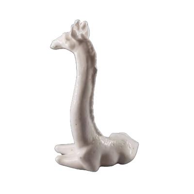 China Ceramic White Giraffe Europe Art Style Technique Design Feature Living Room Customized Living Room Gift for sale