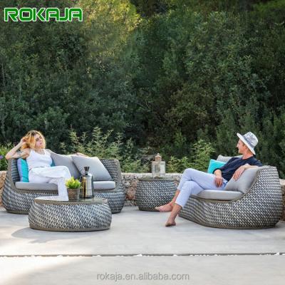 China Modern Top Luxury Outdoor Rattan Sofa Chair, European Popular Villa Lying Bed, Courtyard Garden Rattan Lazy Sofa for sale