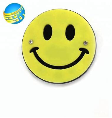 China Custom 3D Factory Supply 3D Smile Face Acrylic Badge for sale