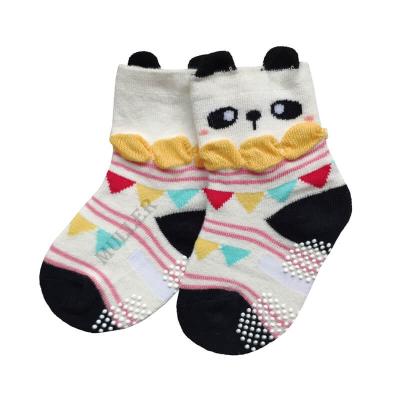 China Sustainable Kids Slip Non Cotton Indoor Cute Crew Grip Cuffs With Panda Cuffs for sale