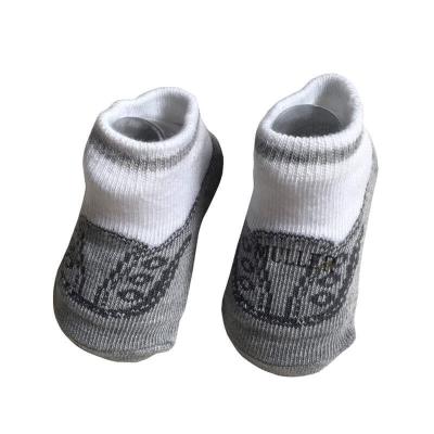 China Anti-Bacterial Custom Baby Boy Cotton Floor Slipper Socks with Light Weight for sale