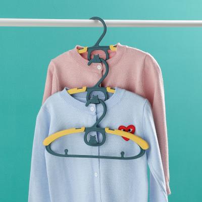 China CLASSIC wholesale factory direct adjustable children's expandable hanger for household supermarket store for sale