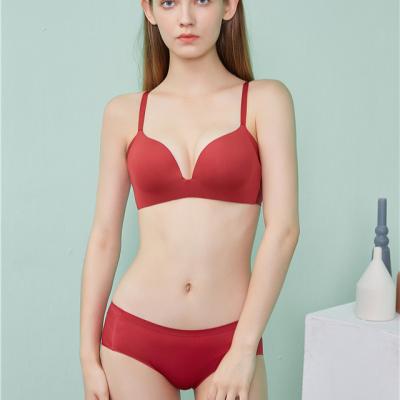 China 2021 New Girl's QUICK DRY Tight Breathable Back Beauty Soft Wireless Bra Set for sale