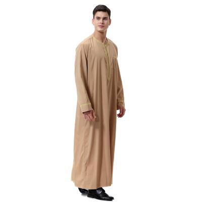 China New Style Comfortable Feel Leisure Fashion Loose Islamic Muslim Embroidery Hot Selling Men's Muslim Clothing for sale