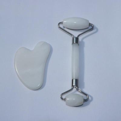 China Whitening Natural Skin Care White Jade Roller Gua Sha Kit White Jade Facial Rolling Kit and Gua Sha Set for sale