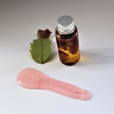 China Whitening Anti Aging Tool Rose Quartz Sculpting Facial Tool Jade Acupressure Gua Sha Spoon Eye Countour Massager for sale