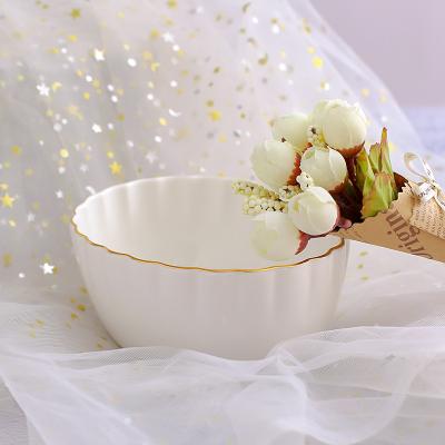 China Sustainable Product Factory Directly European Style Gold Trim Round Ceramic Salad Bowl for sale