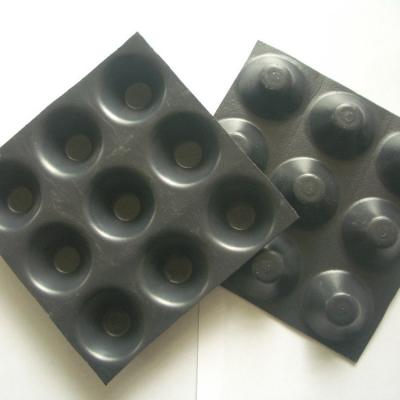 China 425/505/525/540 mm Lengte Geocomposite Dimple Mat Drainage Board voor waterdichtheid Te koop