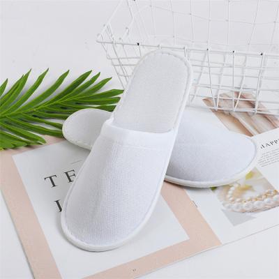 China OEM/ODM Non-Slip 5 Star Hotel Amenities Personalized Spa Guest White Disposable Slippers For Hotel for sale