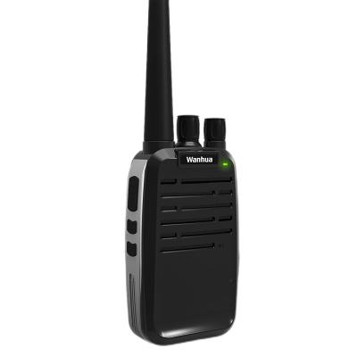 China Long Range Walkie Talky Rechargeable Handheld Two Way Radios With Flashlight Li-ion Battery And Charger 3000mAh Walkie Talkies for sale