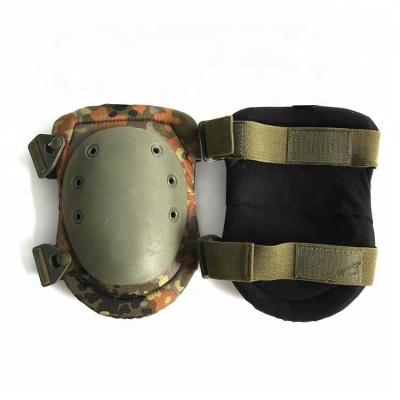 China Tactical Knee Guards With Strap Elastic INDUSTRIAL MILITARY CAMOUFLAGE Tactical Knee Guards With Elastic Strap for sale