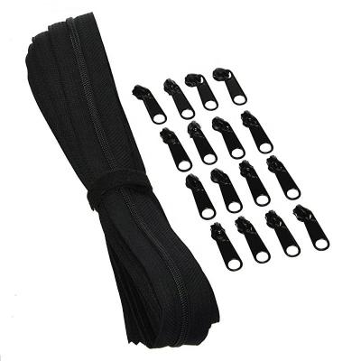 China Durable Zipper Nylon Black 580 With Non Lock Slider For Sleeping Bag for sale