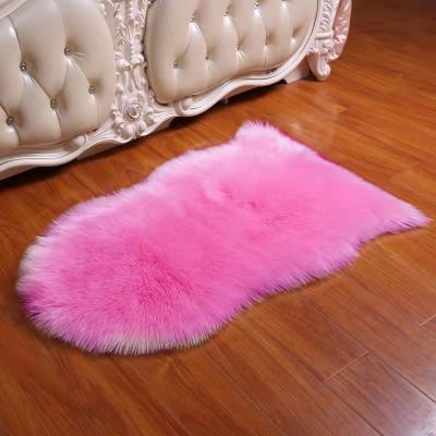 China Stain Resistant Handmade Custom Made Custom Fur Rugs Blankets White Fur Carpet Living Room Bedroom Fur Blankets for sale