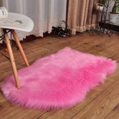 China Non-slip Hot Selling Decoration Rug Blanket Faux Fur High Quality Home Rug And Blanket for sale