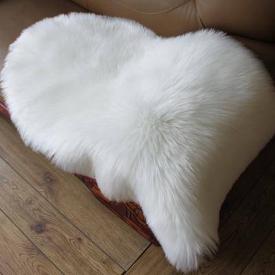 China Small Fluffy Faux Fur Blanket Non-Slip Long And Shaggy Style Soft Sheep Rug For Living Room for sale