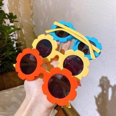 China Merchant Cute Sunflower Boys Toddler Babies Kids Shades Kids Eyewear Summer Outdoor Wear Sunglasses for sale