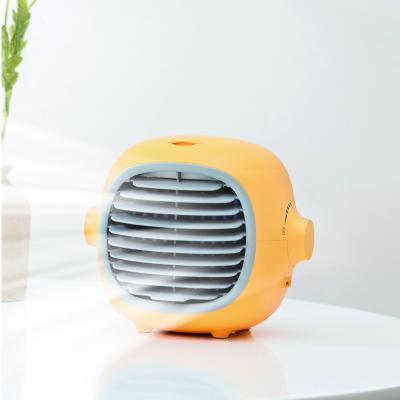 China Portable Hanging Size Built In Battery Table Mini Portable Desktop Desk Water Air Cooler Fan for sale